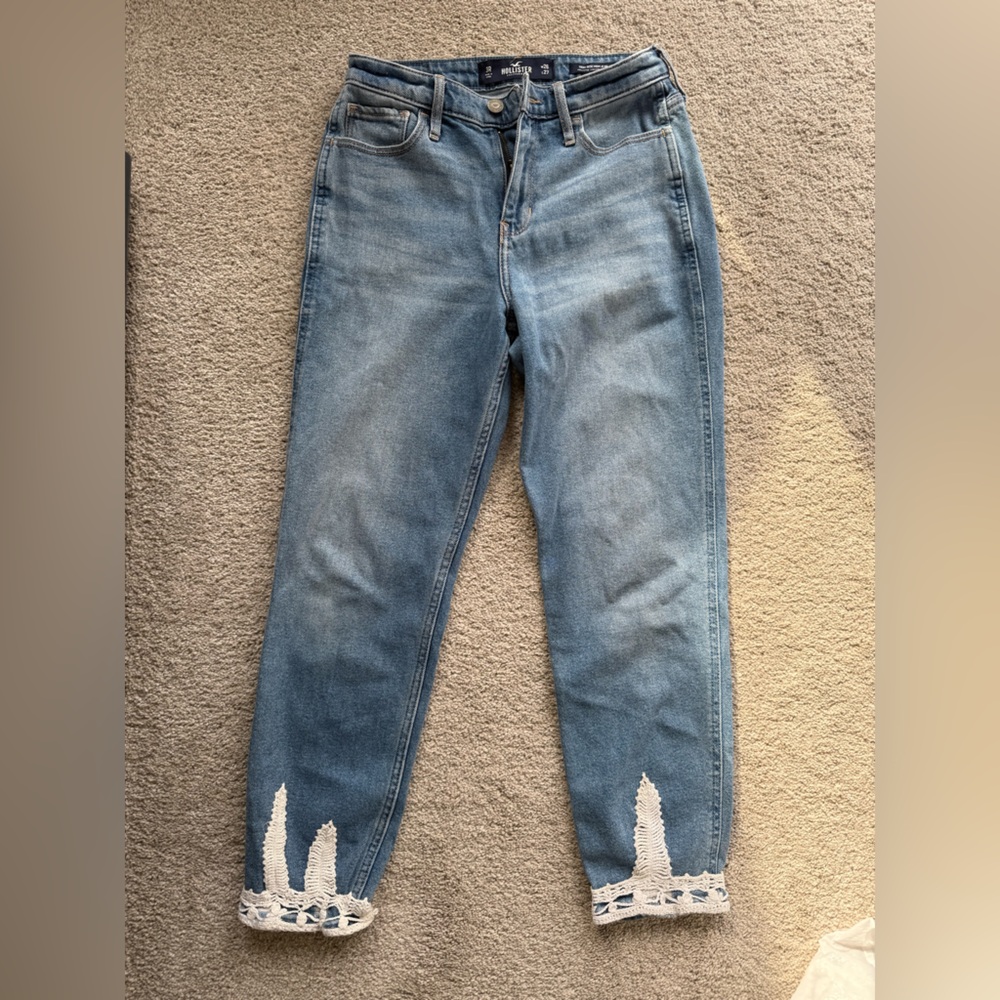 Hollister Light Blue High Rise Mom Jeans with Lace Embellishment Size 3/26